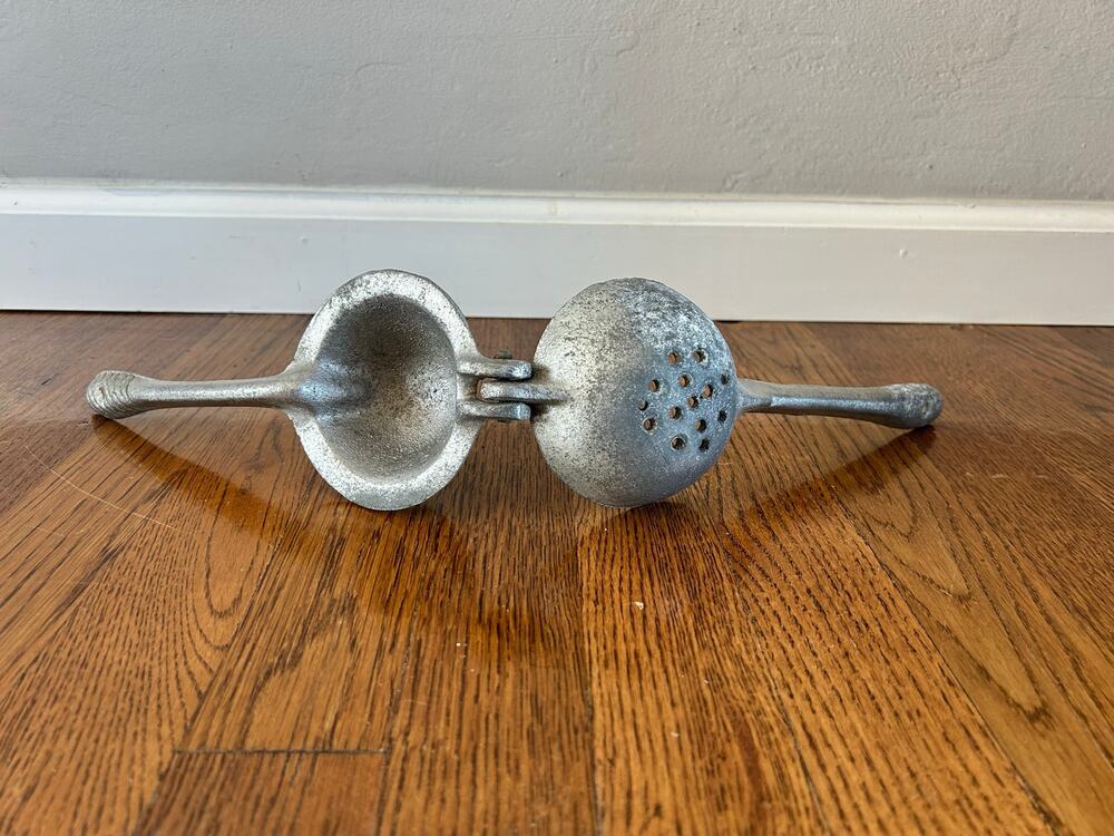 Vintage Cast Aluminum Citrus Squeezer, Hand Press Lemon Lime Juicer